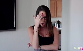 Bratty Sis - Sexy Scavenger Hunt - S11:E11