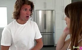 Bratty Sis - Stepsister Shows Off Her Cameltoe - S20:E1
