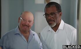 BLACKED - Lucky Hotwife Freya Gets the Gift of BBC from Hubby